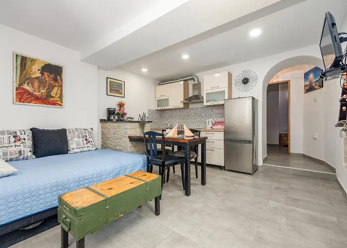 1 Bedroom Lovely In