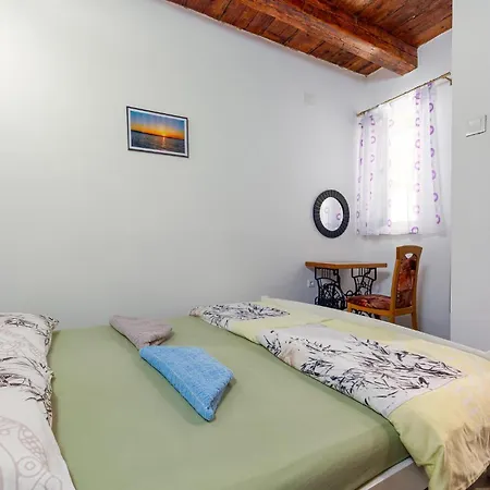 1 Bedroom Cozy In